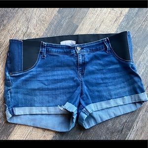 Maternity shorts